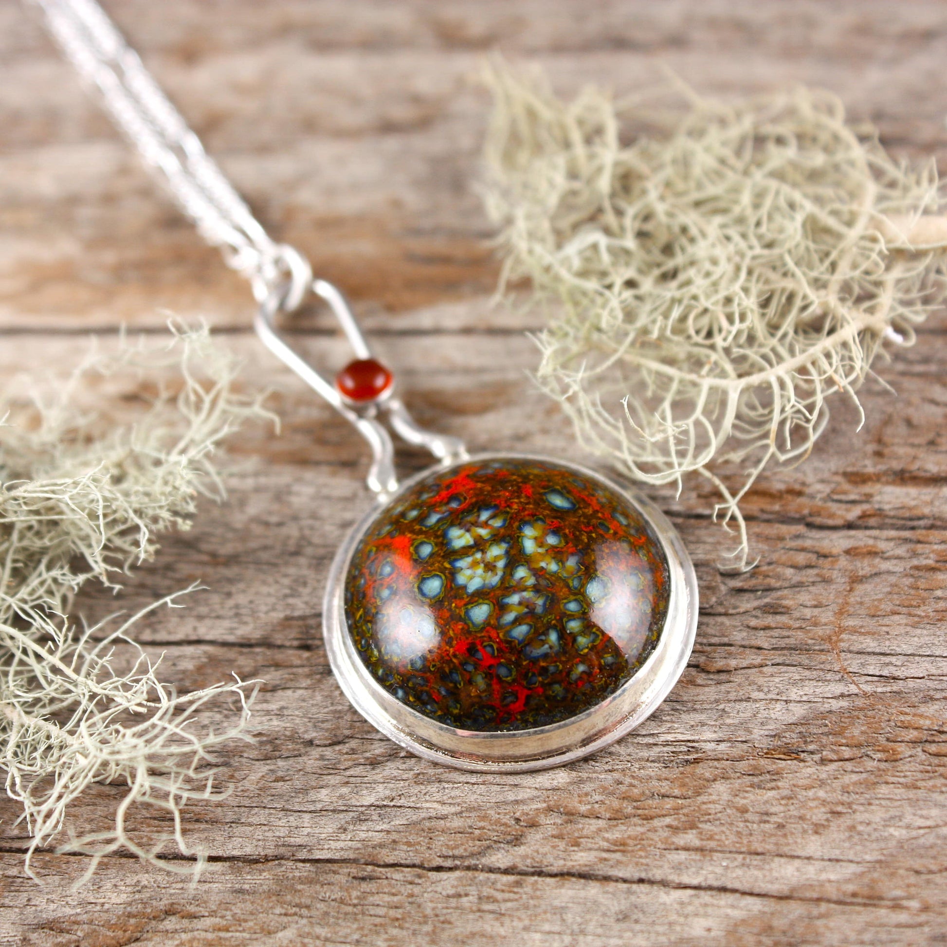enamel_pendant_with_carnelian-min.