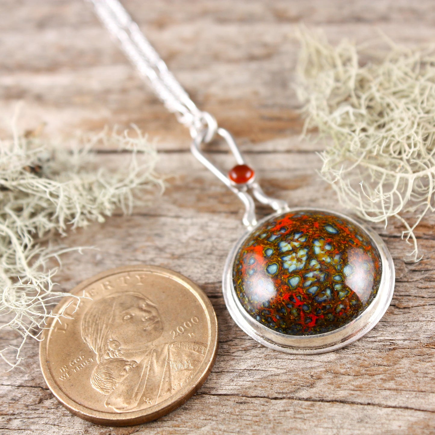 enamel_pendant_with_carnelian-min..