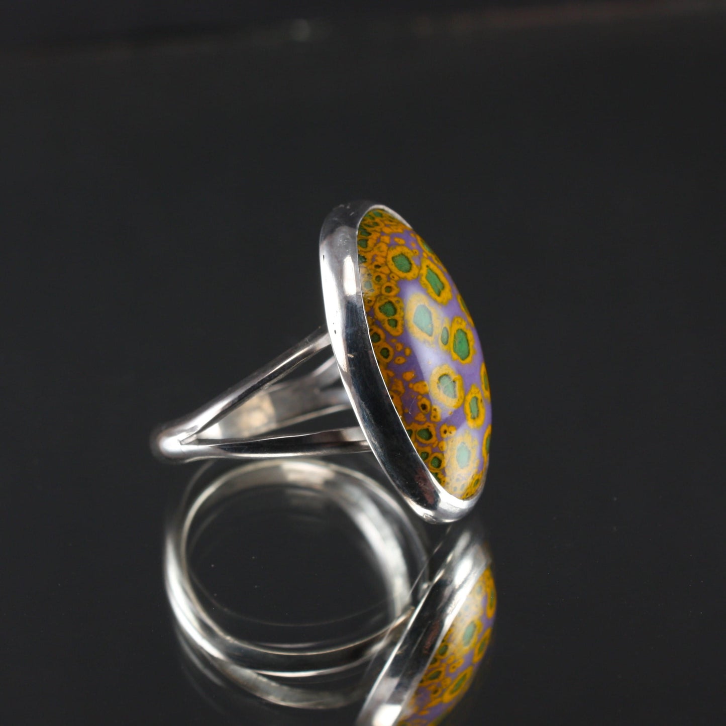 green-and-yellow-oval-enamel-ring
