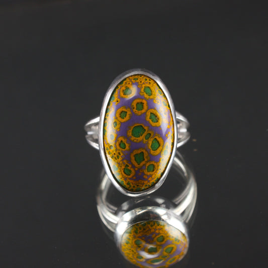 green-and-yellow-oval-enamel-ring