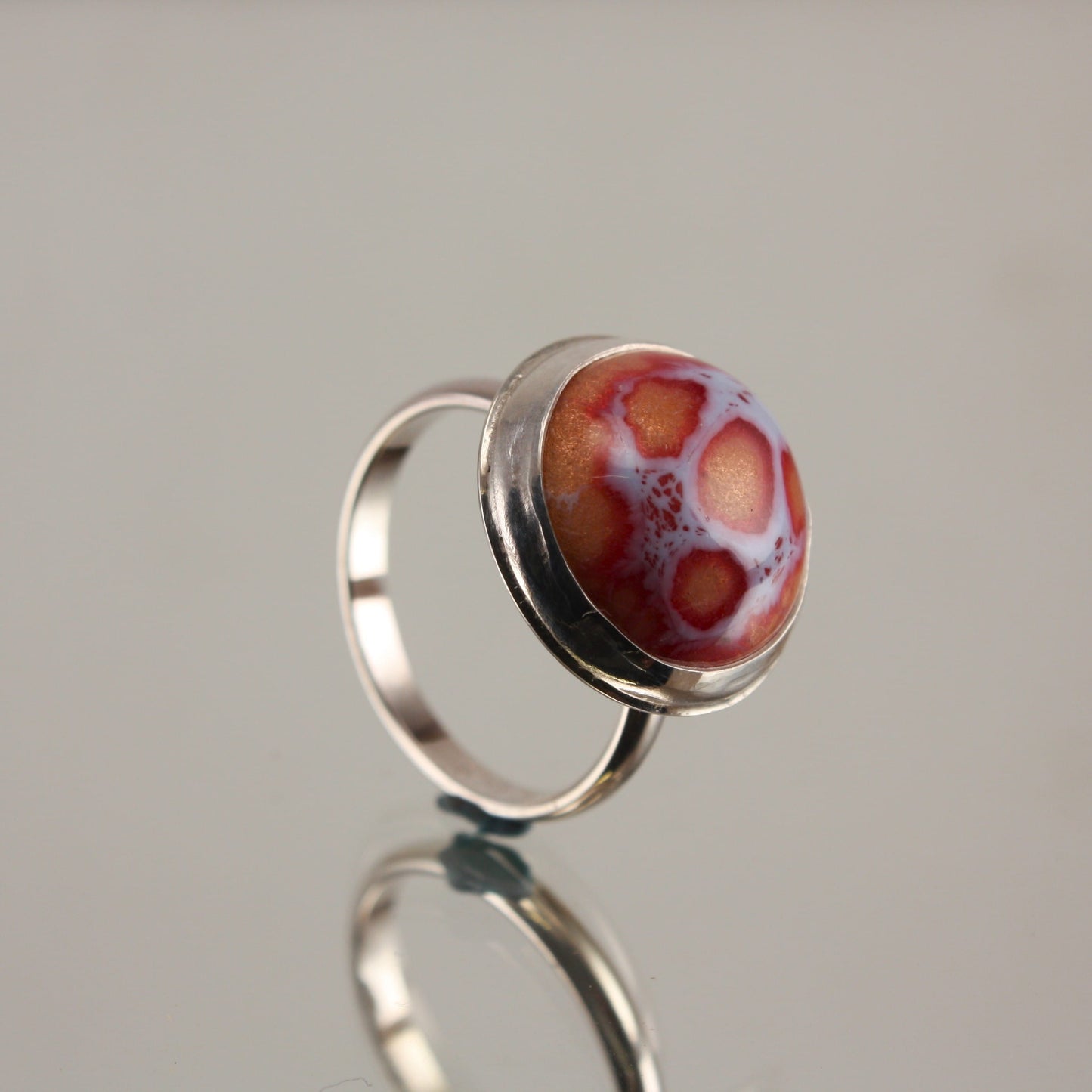 peach-and-red-round-enamel-ring