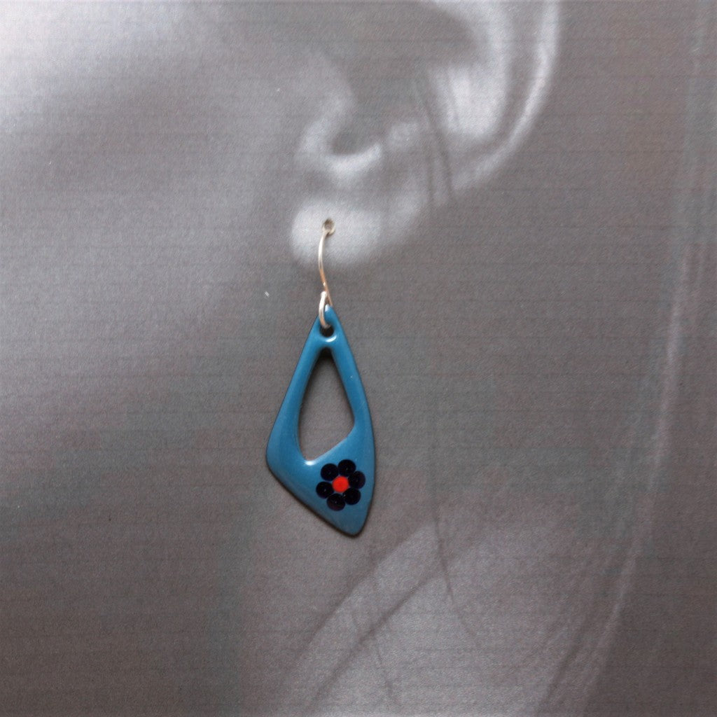 Blue-Flower-Trapeziod-Earrings-c